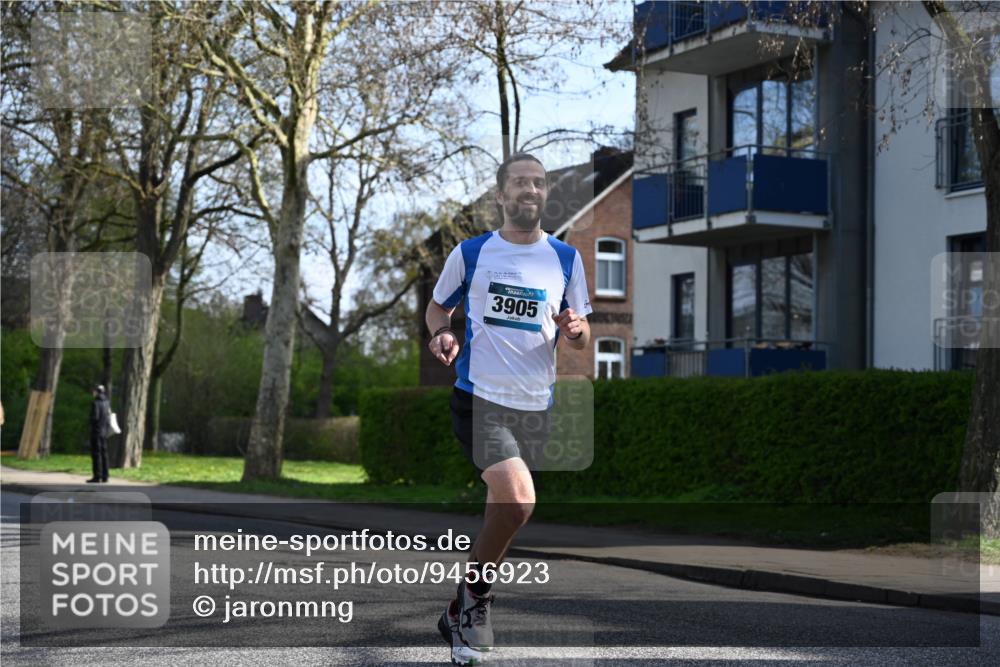 12.04.2026 - 45. Internationalen Wilhelmsburger Insellauf J. Mangold http://msf.ph/oto/9456923 12.04.2026 10:32:04 Ziel 5522, 4844, 3666, 3905, 5449, 4554, 4378, 3675, 3876, 3506, 4370, 3983, 3114, 4150, 3296, 3323, 5639, 2071 meine-sportfotos.de