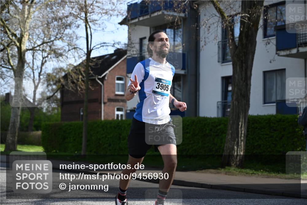 12.04.2026 - 45. Internationalen Wilhelmsburger Insellauf J. Mangold http://msf.ph/oto/9456930 12.04.2026 10:32:05 Ziel 5522, 4844, 3666, 3905, 5449, 4554, 4378, 4378, 3675, 3876, 3506, 4370, 3983, 3114, 3983, 3114, 4150, 3296, 3323, 5639, 2071 meine-sportfotos.de