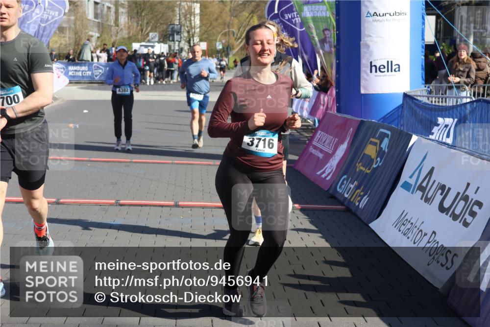 12.04.2026 - 45. Internationalen Wilhelmsburger Insellauf Strokosch-Dieckow http://msf.ph/oto/9456941 12.04.2026 11:03:27 Ziel 3700, 3716, 3223, 4246, 4382, 5816 meine-sportfotos.de