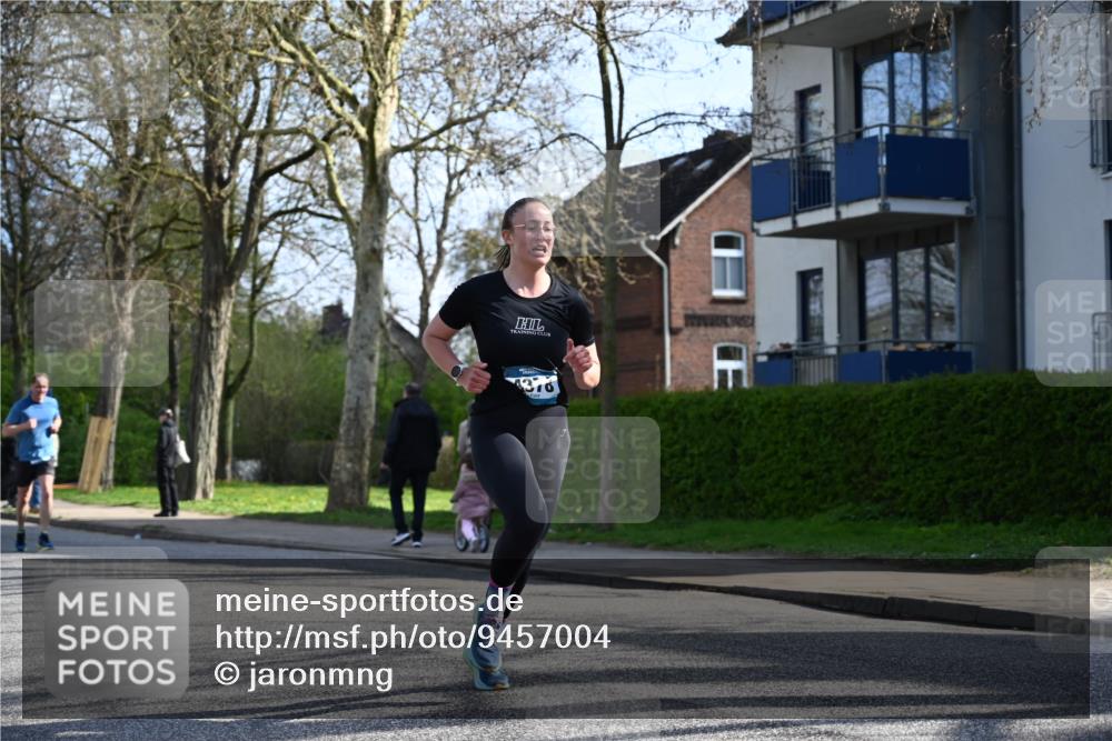 12.04.2026 - 45. Internationalen Wilhelmsburger Insellauf J. Mangold http://msf.ph/oto/9457004 12.04.2026 10:32:21 Ziel 4554, 4378, 3675, 3876, 3506, 4370, 3983, 3114, 4150, 3296, 3323, 5639, 2071, 3014, 5623, 3708 meine-sportfotos.de