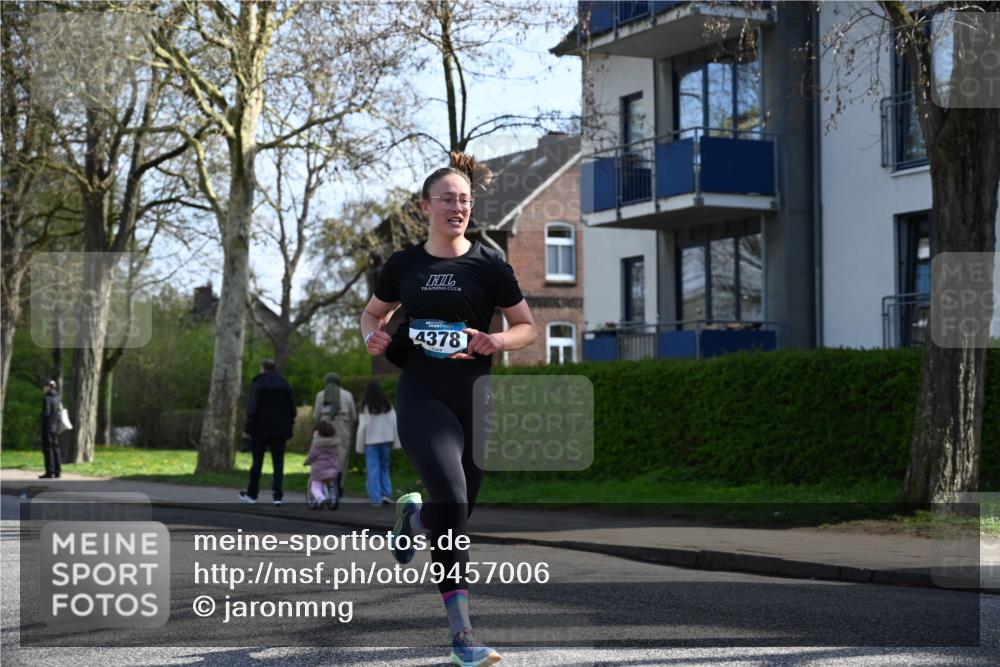 12.04.2026 - 45. Internationalen Wilhelmsburger Insellauf J. Mangold http://msf.ph/oto/9457006 12.04.2026 10:32:21 Ziel 4554, 4378, 3675, 3876, 3506, 4370, 3983, 3114, 4150, 3296, 3323, 5639, 2071, 3014, 5623, 3708 meine-sportfotos.de