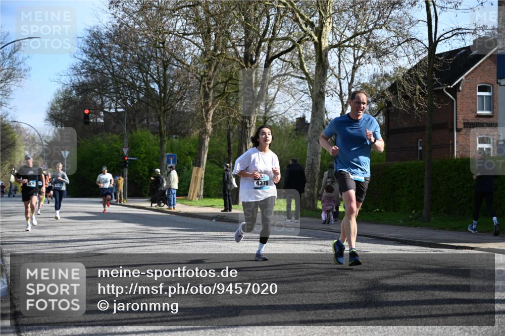 12.04.2026 - 45. Internationalen Wilhelmsburger Insellauf J. Mangold http://msf.ph/oto/9457020 12.04.2026 10:32:25 Ziel 4554, 4378, 3675, 3876, 3506, 4370, 3983, 3114, 4150, 3296, 3323, 5639, 2071, 3014, 5623, 3708, 4322, 3327 meine-sportfotos.de