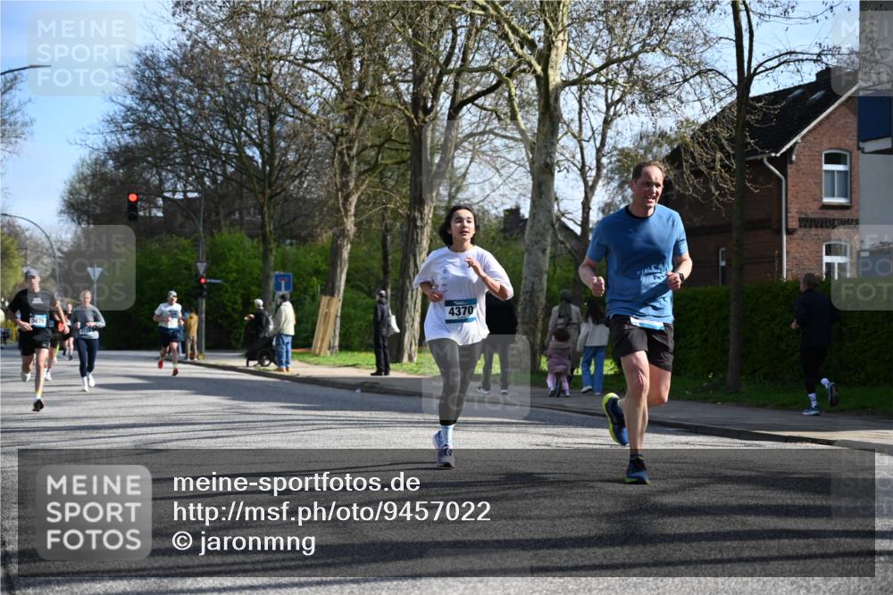 12.04.2026 - 45. Internationalen Wilhelmsburger Insellauf J. Mangold http://msf.ph/oto/9457022 12.04.2026 10:32:25 Ziel 4554, 4378, 3675, 3876, 3506, 4370, 3983, 3114, 4150, 3296, 3323, 5639, 2071, 3014, 5623, 3708, 4322, 3327 meine-sportfotos.de