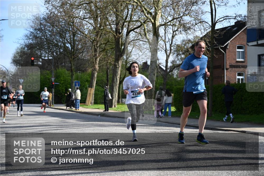 12.04.2026 - 45. Internationalen Wilhelmsburger Insellauf J. Mangold http://msf.ph/oto/9457025 12.04.2026 10:32:25 Ziel 4554, 4378, 3675, 3876, 3506, 4370, 3983, 3114, 4150, 3296, 3323, 5639, 2071, 3014, 5623, 3708, 4322, 3327 meine-sportfotos.de