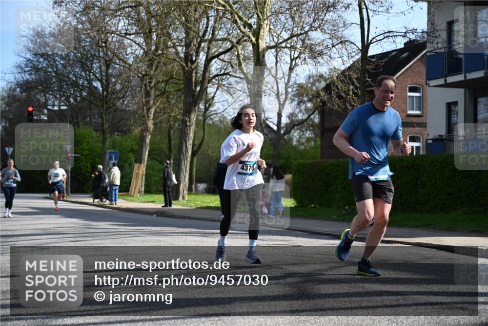 12.04.2026 - 45. Internationalen Wilhelmsburger Insellauf J. Mangold http://msf.ph/oto/9457030 12.04.2026 10:32:25 Ziel 4554, 4378, 3675, 3876, 3506, 4370, 3983, 3114, 4150, 3296, 3323, 5639, 2071, 3014, 5623, 3708, 4322, 3327 meine-sportfotos.de