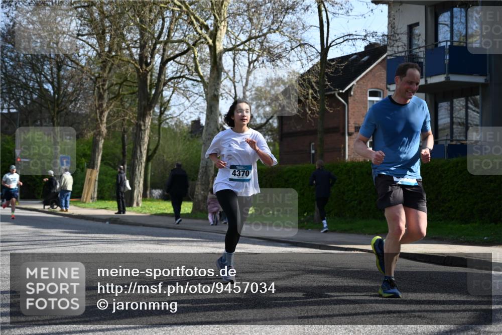 12.04.2026 - 45. Internationalen Wilhelmsburger Insellauf J. Mangold http://msf.ph/oto/9457034 12.04.2026 10:32:26 Ziel 4554, 4378, 3675, 3876, 3506, 4370, 3983, 3114, 4150, 3296, 3323, 5639, 2071, 3014, 5623, 3708, 4322, 3327 meine-sportfotos.de