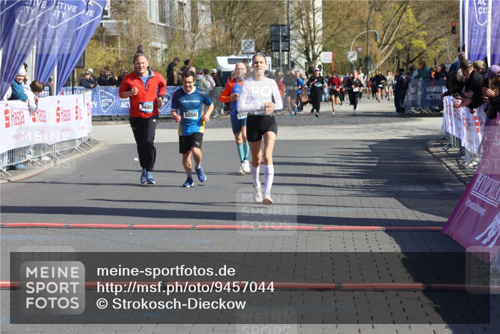 12.04.2026 - 45. Internationalen Wilhelmsburger Insellauf Strokosch-Dieckow http://msf.ph/oto/9457044 12.04.2026 10:46:38 Ziel 4755, 3480, 5050 meine-sportfotos.de