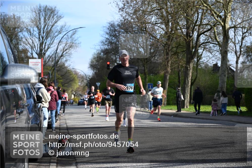 12.04.2026 - 45. Internationalen Wilhelmsburger Insellauf J. Mangold http://msf.ph/oto/9457054 12.04.2026 10:32:28 Ziel 4378, 3675, 3876, 3506, 4370, 3983, 3114, 4150, 3296, 3323, 5639, 2071, 3014, 5623, 3708, 4322, 3327, 5764 meine-sportfotos.de