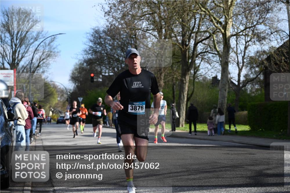 12.04.2026 - 45. Internationalen Wilhelmsburger Insellauf J. Mangold http://msf.ph/oto/9457062 12.04.2026 10:32:29 Ziel 4378, 3675, 3876, 3506, 4370, 3983, 3114, 4150, 3296, 3323, 5639, 2071, 3014, 5623, 3708, 4322, 3327, 5764 meine-sportfotos.de