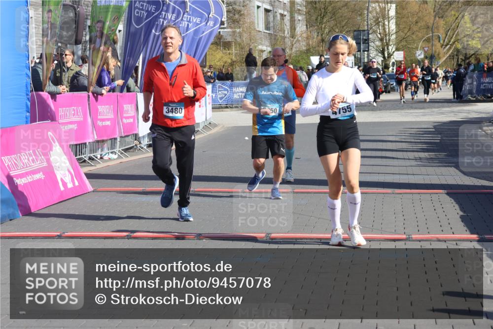 12.04.2026 - 45. Internationalen Wilhelmsburger Insellauf Strokosch-Dieckow http://msf.ph/oto/9457078 12.04.2026 10:46:41 Ziel 4755, 3480, 5050, 5598 meine-sportfotos.de