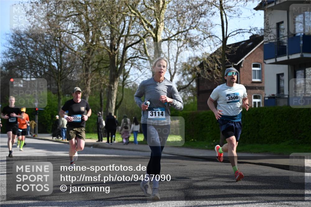 12.04.2026 - 45. Internationalen Wilhelmsburger Insellauf J. Mangold http://msf.ph/oto/9457090 12.04.2026 10:32:31 Ziel 3675, 3876, 3506, 4370, 3983, 3114, 4150, 3296, 3323, 5639, 2071, 3014, 3014, 5623, 3708, 4322, 3327, 5764 meine-sportfotos.de