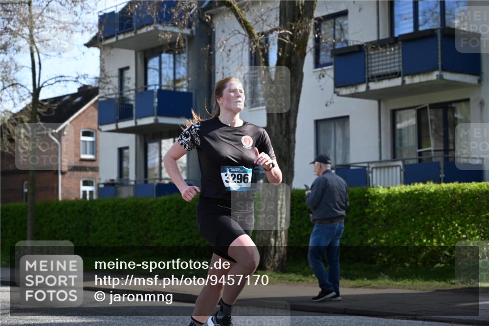 12.04.2026 - 45. Internationalen Wilhelmsburger Insellauf J. Mangold http://msf.ph/oto/9457170 12.04.2026 10:32:38 Ziel 3506, 4370, 3983, 3114, 4150, 3296, 3323, 5639, 2071, 3014, 5623, 3708, 4322, 3327, 5764, 2892 meine-sportfotos.de