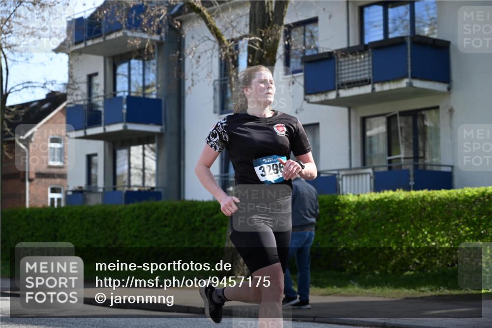 12.04.2026 - 45. Internationalen Wilhelmsburger Insellauf J. Mangold http://msf.ph/oto/9457175 12.04.2026 10:32:38 Ziel 3506, 4370, 3983, 3114, 4150, 3296, 3323, 5639, 2071, 3014, 5623, 3708, 4322, 3327, 5764, 2892 meine-sportfotos.de
