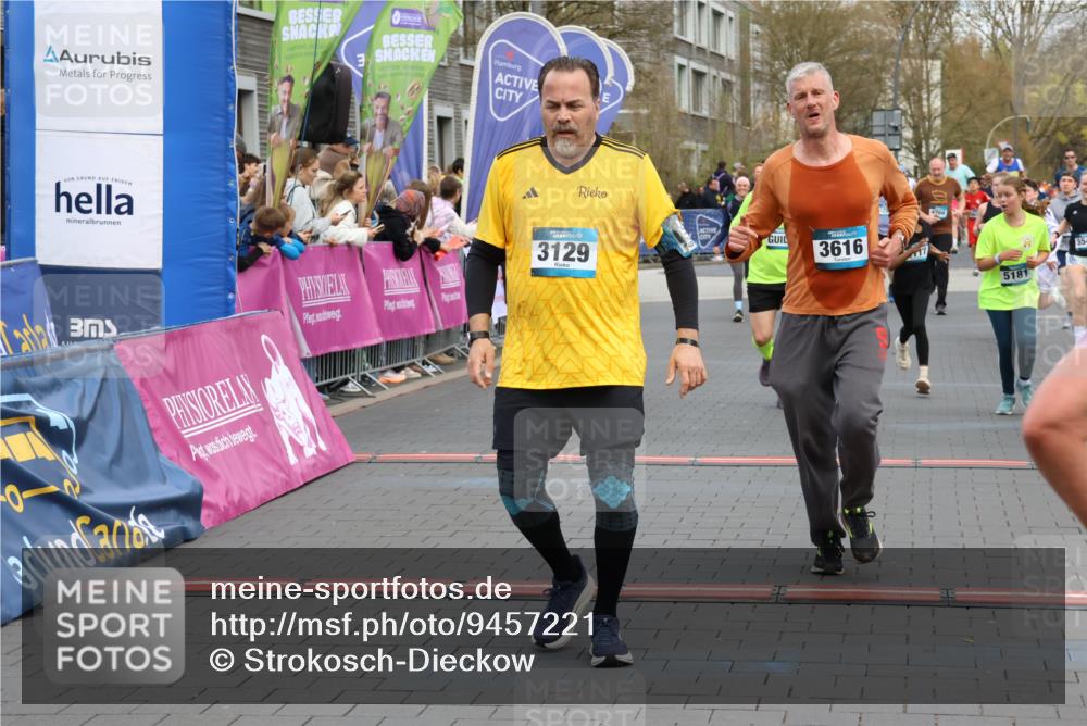 12.04.2026 - 45. Internationalen Wilhelmsburger Insellauf Strokosch-Dieckow http://msf.ph/oto/9457221 12.04.2026 13:02:41 Ziel 3129, 3616 meine-sportfotos.de