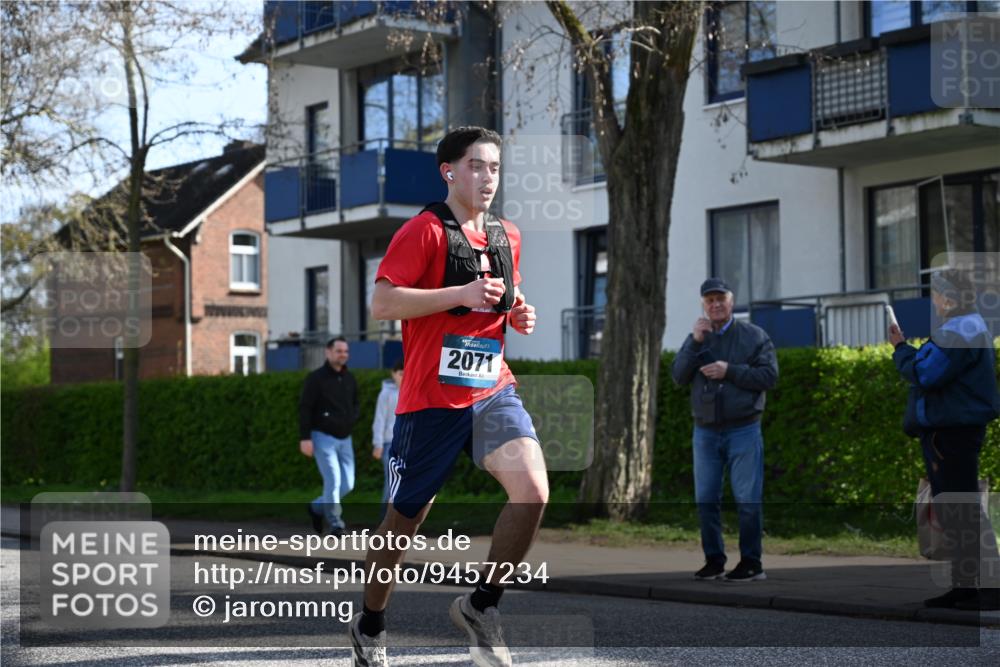 12.04.2026 - 45. Internationalen Wilhelmsburger Insellauf J. Mangold http://msf.ph/oto/9457234 12.04.2026 10:32:47 Ziel 4150, 3296, 3323, 5639, 2071, 3014, 5623, 3708, 4322, 3327, 5764, 2892, 5821, 4738, 2893 meine-sportfotos.de