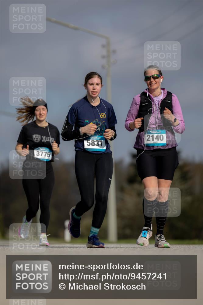 12.04.2026 - 45. Internationalen Wilhelmsburger Insellauf Michael Strokosch http://msf.ph/oto/9457241 12.04.2026 10:05:37 Laufen 5831, 3775, 2140 meine-sportfotos.de