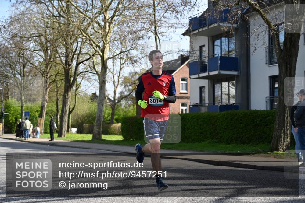 12.04.2026 - 45. Internationalen Wilhelmsburger Insellauf J. Mangold http://msf.ph/oto/9457251 12.04.2026 10:32:51 Ziel 2071, 3014, 5623, 3708, 4322, 3327, 5764, 2892, 5821, 4738, 2893, 5843 meine-sportfotos.de