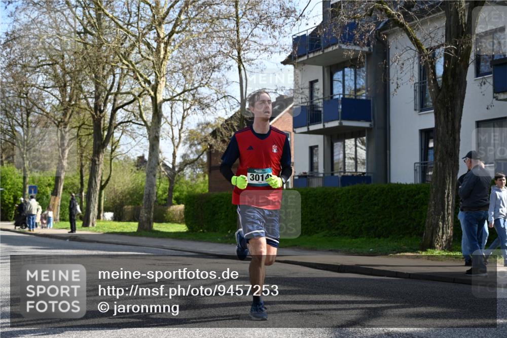12.04.2026 - 45. Internationalen Wilhelmsburger Insellauf J. Mangold http://msf.ph/oto/9457253 12.04.2026 10:32:51 Ziel 2071, 3014, 5623, 3708, 4322, 3327, 5764, 2892, 5821, 4738, 2893, 5843 meine-sportfotos.de