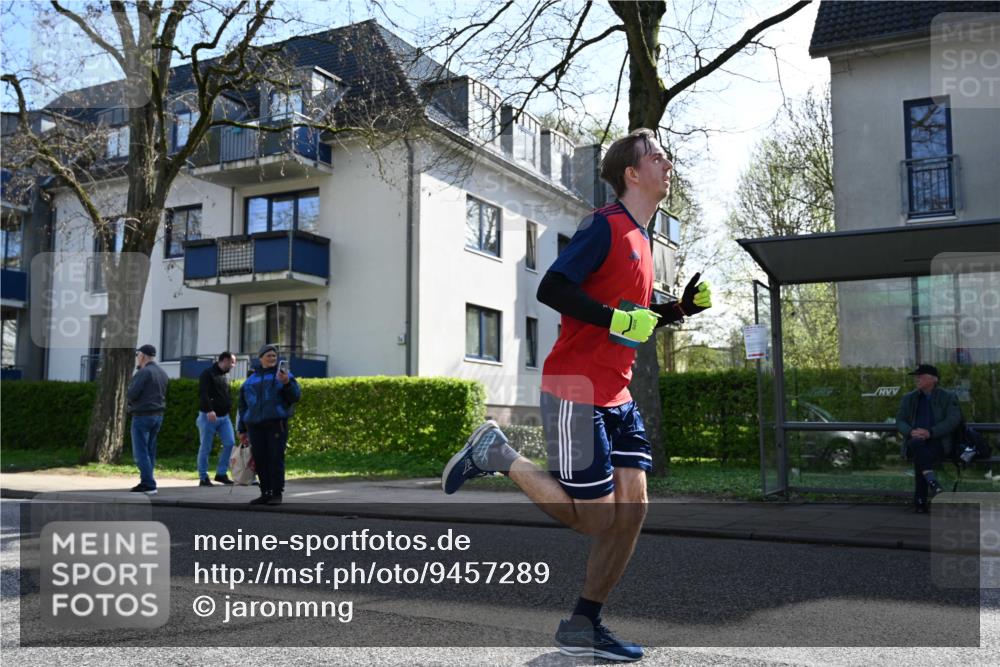 12.04.2026 - 45. Internationalen Wilhelmsburger Insellauf J. Mangold http://msf.ph/oto/9457289 12.04.2026 10:32:52 Ziel 2071, 3014, 5623, 3708, 4322, 3327, 5764, 5764, 2892, 5821, 4738, 2893, 5843 meine-sportfotos.de