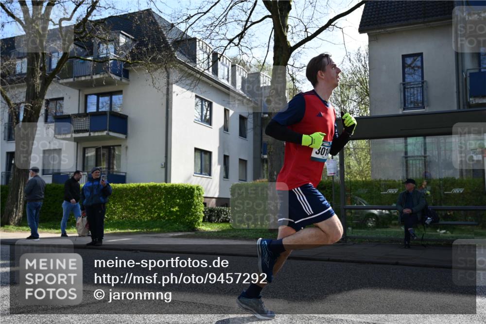 12.04.2026 - 45. Internationalen Wilhelmsburger Insellauf J. Mangold http://msf.ph/oto/9457292 12.04.2026 10:32:52 Ziel 2071, 3014, 5623, 3708, 4322, 3327, 5764, 5764, 2892, 5821, 4738, 2893, 5843 meine-sportfotos.de