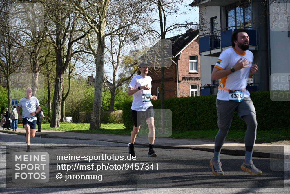 12.04.2026 - 45. Internationalen Wilhelmsburger Insellauf J. Mangold http://msf.ph/oto/9457341 12.04.2026 10:33:00 Ziel 5623, 3708, 4322, 3327, 5764, 2892, 5821, 4738, 2893, 5843, 3447, 4441 meine-sportfotos.de