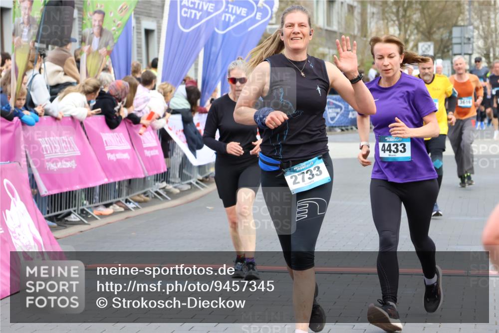 12.04.2026 - 45. Internationalen Wilhelmsburger Insellauf Strokosch-Dieckow http://msf.ph/oto/9457345 12.04.2026 13:02:36 Ziel 2733, 4433 meine-sportfotos.de