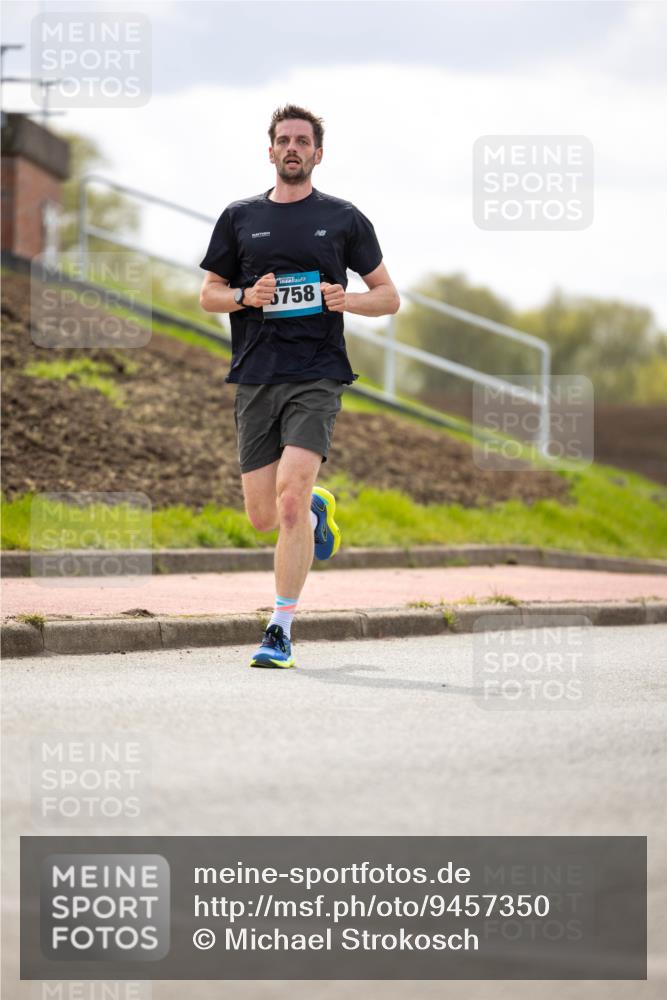 12.04.2026 - 45. Internationalen Wilhelmsburger Insellauf Michael Strokosch http://msf.ph/oto/9457350 12.04.2026 12:36:13 Laufen 5758 meine-sportfotos.de