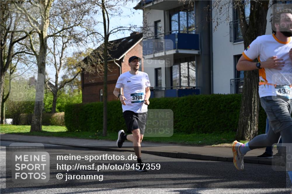 12.04.2026 - 45. Internationalen Wilhelmsburger Insellauf J. Mangold http://msf.ph/oto/9457359 12.04.2026 10:33:01 Ziel 5623, 3708, 4322, 3327, 5764, 2892, 5821, 4738, 2893, 5843, 5843, 3447, 4441 meine-sportfotos.de