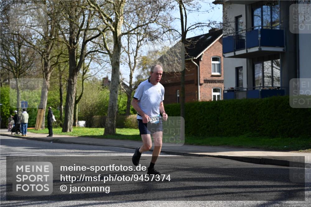 12.04.2026 - 45. Internationalen Wilhelmsburger Insellauf J. Mangold http://msf.ph/oto/9457374 12.04.2026 10:33:02 Ziel 5623, 3708, 4322, 3327, 5764, 2892, 5821, 4738, 2893, 5843, 3447, 4441, 4945 meine-sportfotos.de