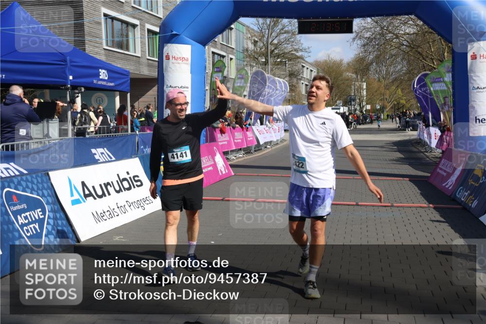 12.04.2026 - 45. Internationalen Wilhelmsburger Insellauf Strokosch-Dieckow http://msf.ph/oto/9457387 12.04.2026 11:03:50 Ziel 4141, 2422 meine-sportfotos.de