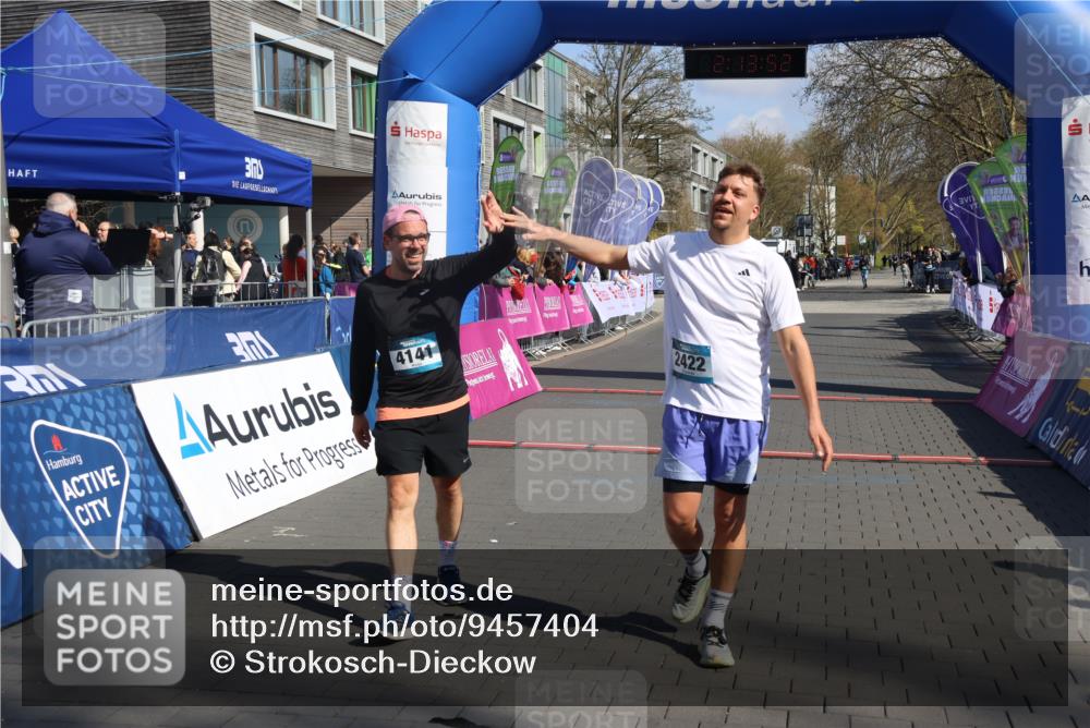 12.04.2026 - 45. Internationalen Wilhelmsburger Insellauf Strokosch-Dieckow http://msf.ph/oto/9457404 12.04.2026 11:03:50 Ziel 4141, 2422 meine-sportfotos.de