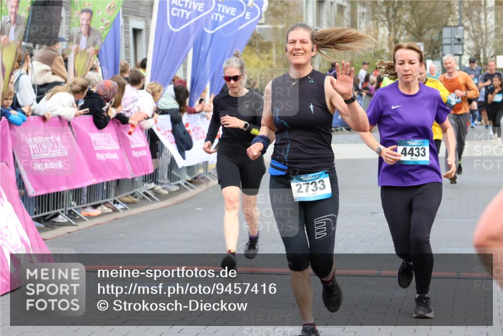 12.04.2026 - 45. Internationalen Wilhelmsburger Insellauf Strokosch-Dieckow http://msf.ph/oto/9457416 12.04.2026 13:02:36 Ziel 2733, 4433 meine-sportfotos.de