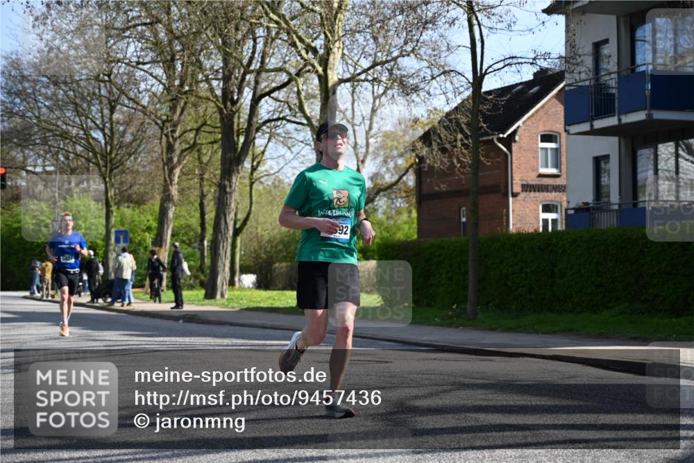 12.04.2026 - 45. Internationalen Wilhelmsburger Insellauf J. Mangold http://msf.ph/oto/9457436 12.04.2026 10:33:12 Ziel 3327, 5764, 2892, 5821, 4738, 2893, 5843, 3447, 4441, 4945, 4043, 2632, 2504 meine-sportfotos.de