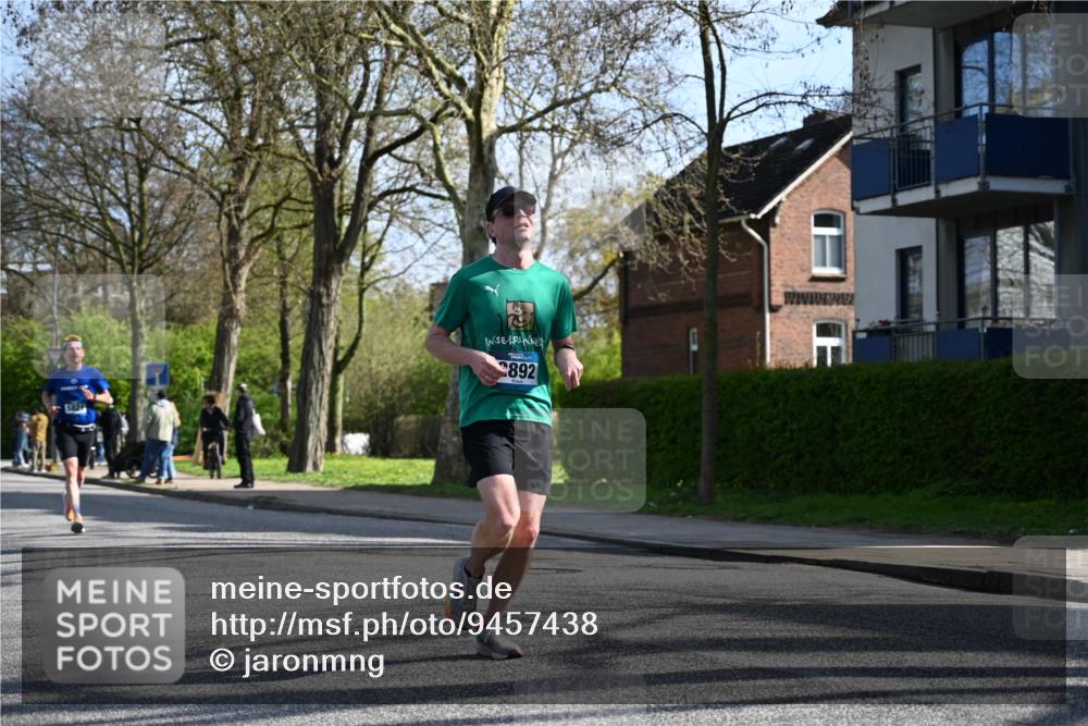 12.04.2026 - 45. Internationalen Wilhelmsburger Insellauf J. Mangold http://msf.ph/oto/9457438 12.04.2026 10:33:12 Ziel 3327, 5764, 2892, 5821, 4738, 2893, 5843, 3447, 4441, 4945, 4043, 2632, 2504 meine-sportfotos.de