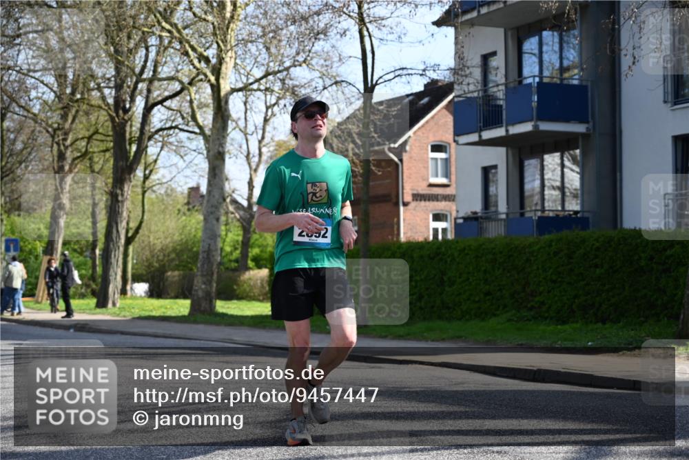 12.04.2026 - 45. Internationalen Wilhelmsburger Insellauf J. Mangold http://msf.ph/oto/9457447 12.04.2026 10:33:13 Ziel 3327, 5764, 2892, 5821, 4738, 2893, 5843, 5843, 3447, 4441, 4945, 4043, 2632, 2504, 4196 meine-sportfotos.de