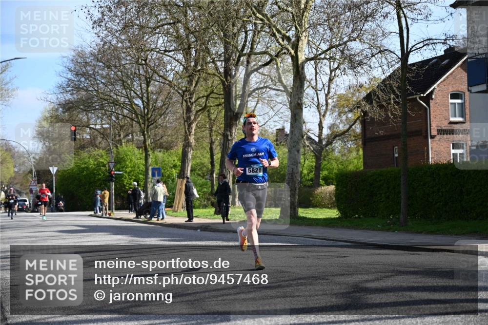12.04.2026 - 45. Internationalen Wilhelmsburger Insellauf J. Mangold http://msf.ph/oto/9457468 12.04.2026 10:33:15 Ziel 5764, 2892, 5821, 4738, 2893, 5843, 3447, 4441, 4945, 4043, 2632, 2504, 4196, 5238, 5239, 5294 meine-sportfotos.de