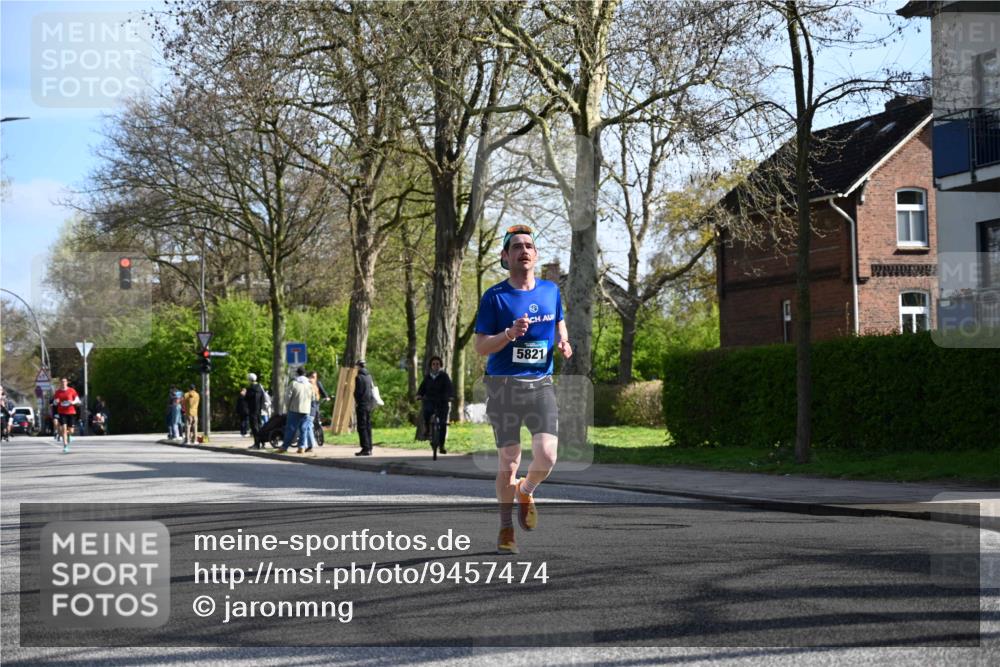 12.04.2026 - 45. Internationalen Wilhelmsburger Insellauf J. Mangold http://msf.ph/oto/9457474 12.04.2026 10:33:15 Ziel 5764, 2892, 5821, 4738, 2893, 5843, 3447, 4441, 4945, 4043, 2632, 2504, 4196, 5238, 5239, 5294 meine-sportfotos.de
