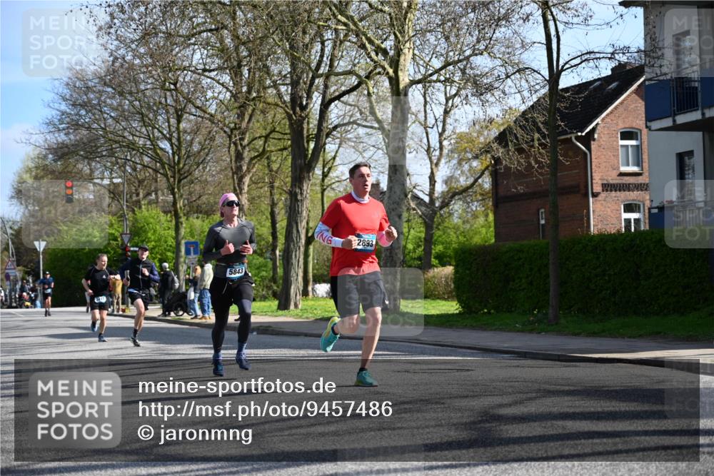 12.04.2026 - 45. Internationalen Wilhelmsburger Insellauf J. Mangold http://msf.ph/oto/9457486 12.04.2026 10:33:26 Ziel 5821, 4738, 2893, 5843, 3447, 4441, 4945, 4945, 4043, 2632, 2504, 4196, 5238, 5239, 5294, 3841, 3605, 2547, 3424, 3924 meine-sportfotos.de