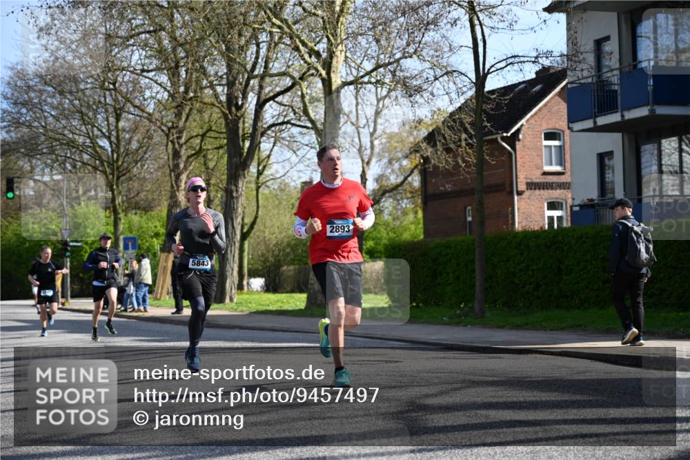 12.04.2026 - 45. Internationalen Wilhelmsburger Insellauf J. Mangold http://msf.ph/oto/9457497 12.04.2026 10:33:26 Ziel 5821, 4738, 2893, 5843, 3447, 4441, 4945, 4945, 4043, 2632, 2504, 4196, 5238, 5239, 5294, 3841, 3605, 2547, 3424, 3924 meine-sportfotos.de