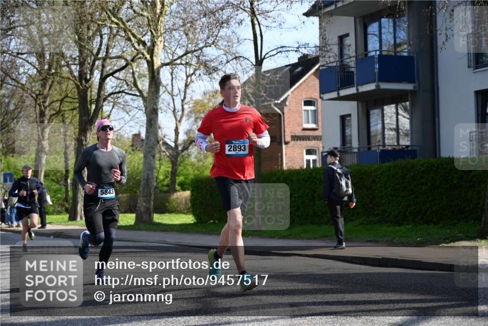 12.04.2026 - 45. Internationalen Wilhelmsburger Insellauf J. Mangold http://msf.ph/oto/9457517 12.04.2026 10:33:27 Ziel 5821, 4738, 2893, 5843, 3447, 4441, 4945, 4043, 2632, 2504, 4196, 5238, 5239, 5294, 5238, 5239, 5294, 3841, 3605, 2547, 3424, 3924 meine-sportfotos.de