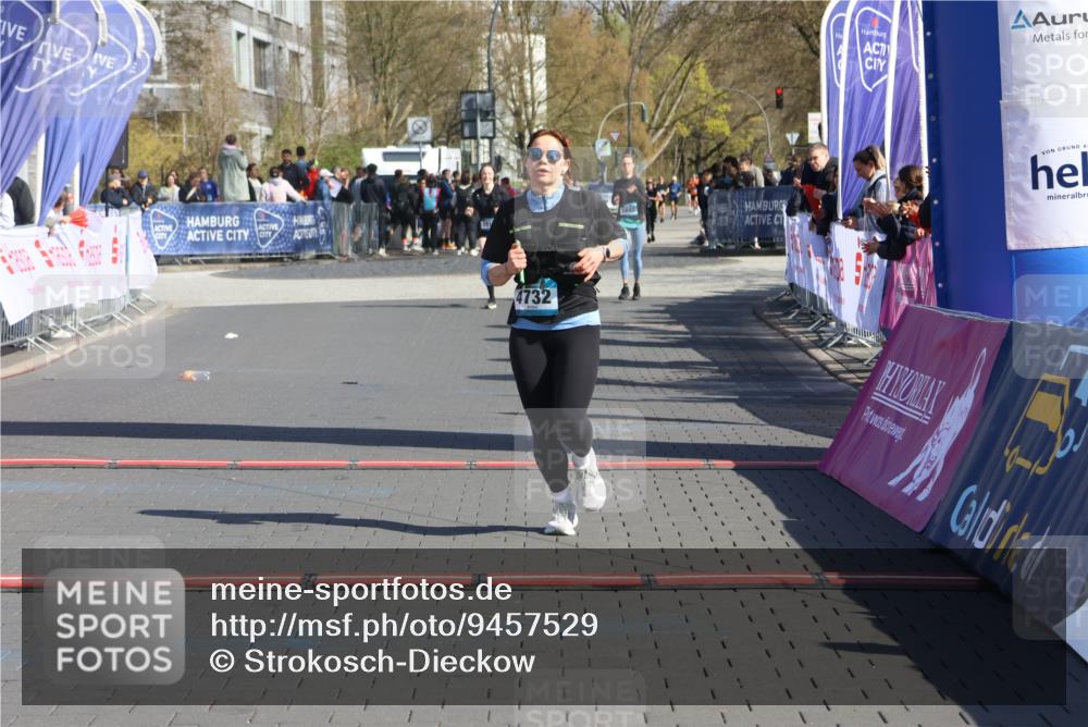 12.04.2026 - 45. Internationalen Wilhelmsburger Insellauf Strokosch-Dieckow http://msf.ph/oto/9457529 12.04.2026 11:04:02 Ziel 4732 meine-sportfotos.de
