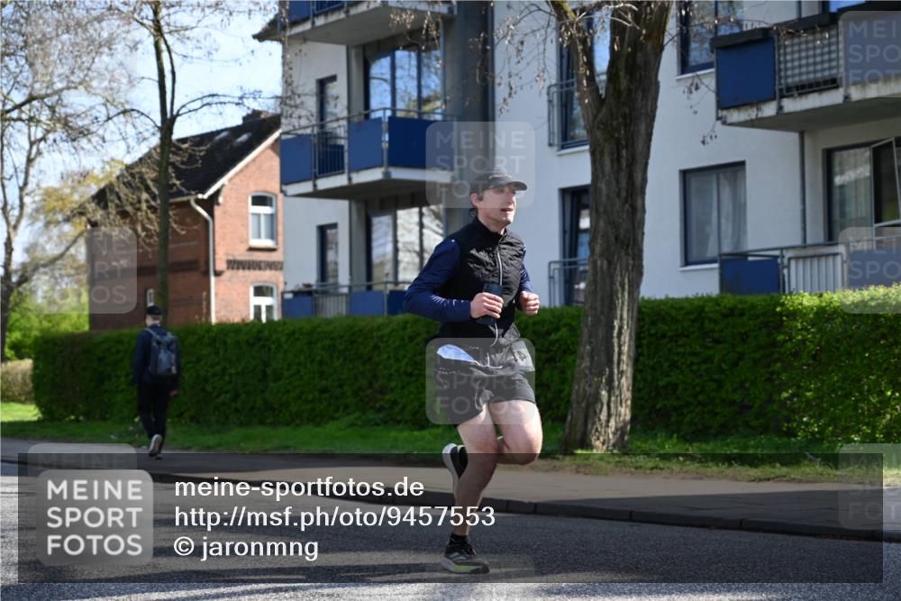 12.04.2026 - 45. Internationalen Wilhelmsburger Insellauf J. Mangold http://msf.ph/oto/9457553 12.04.2026 10:33:30 Ziel 5821, 4738, 2893, 5843, 3447, 4441, 4945, 4043, 2632, 2504, 4196, 5238, 5239, 5294, 3841, 3605, 2547, 3424, 3924 meine-sportfotos.de