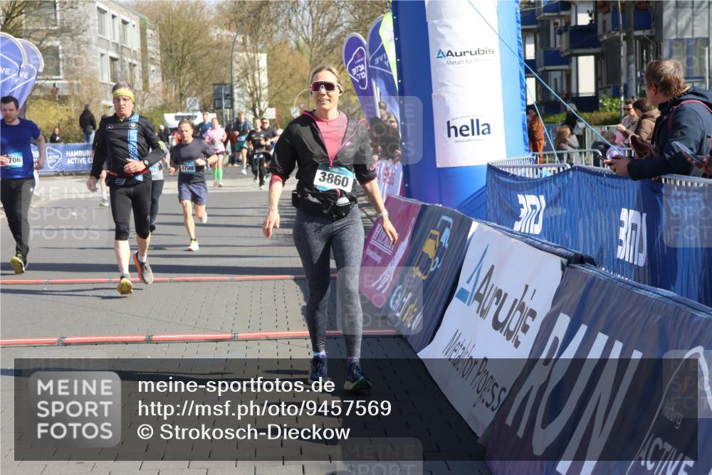 12.04.2026 - 45. Internationalen Wilhelmsburger Insellauf Strokosch-Dieckow http://msf.ph/oto/9457569 12.04.2026 10:47:07 Ziel 4331, 3553, 3713, 3860, 5538, 4706, 4700, 5803 meine-sportfotos.de