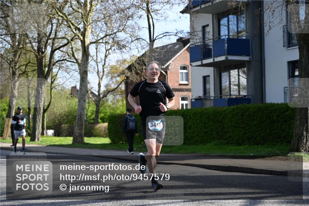 12.04.2026 - 45. Internationalen Wilhelmsburger Insellauf J. Mangold http://msf.ph/oto/9457579 12.04.2026 10:33:31 Ziel 5821, 4738, 2893, 5843, 3447, 4441, 4945, 4043, 2632, 2632, 2504, 4196, 5238, 5239, 5294, 3841, 3605, 2547, 3424, 3924 meine-sportfotos.de