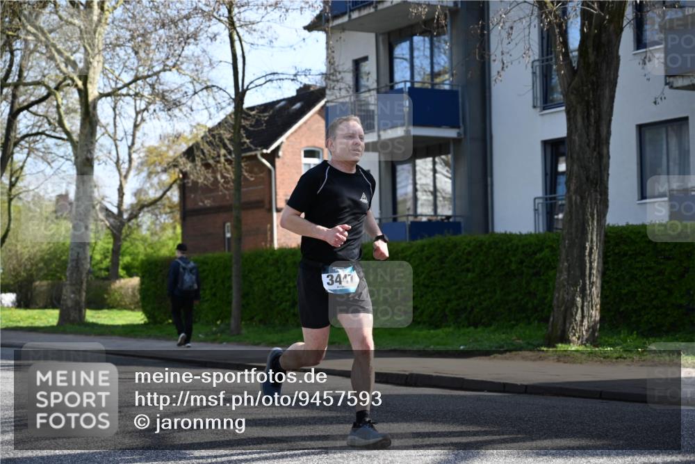 12.04.2026 - 45. Internationalen Wilhelmsburger Insellauf J. Mangold http://msf.ph/oto/9457593 12.04.2026 10:33:32 Ziel 5821, 4738, 2893, 5843, 3447, 4441, 4945, 4043, 2632, 2504, 4196, 5238, 5239, 5294, 3841, 3605, 2547, 3424, 3924, 4493 meine-sportfotos.de