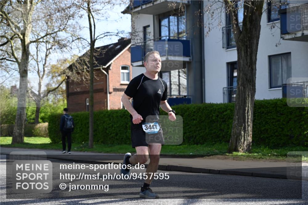 12.04.2026 - 45. Internationalen Wilhelmsburger Insellauf J. Mangold http://msf.ph/oto/9457595 12.04.2026 10:33:32 Ziel 5821, 4738, 2893, 5843, 3447, 4441, 4945, 4043, 2632, 2504, 4196, 5238, 5239, 5294, 3841, 3605, 2547, 3424, 3924, 4493 meine-sportfotos.de