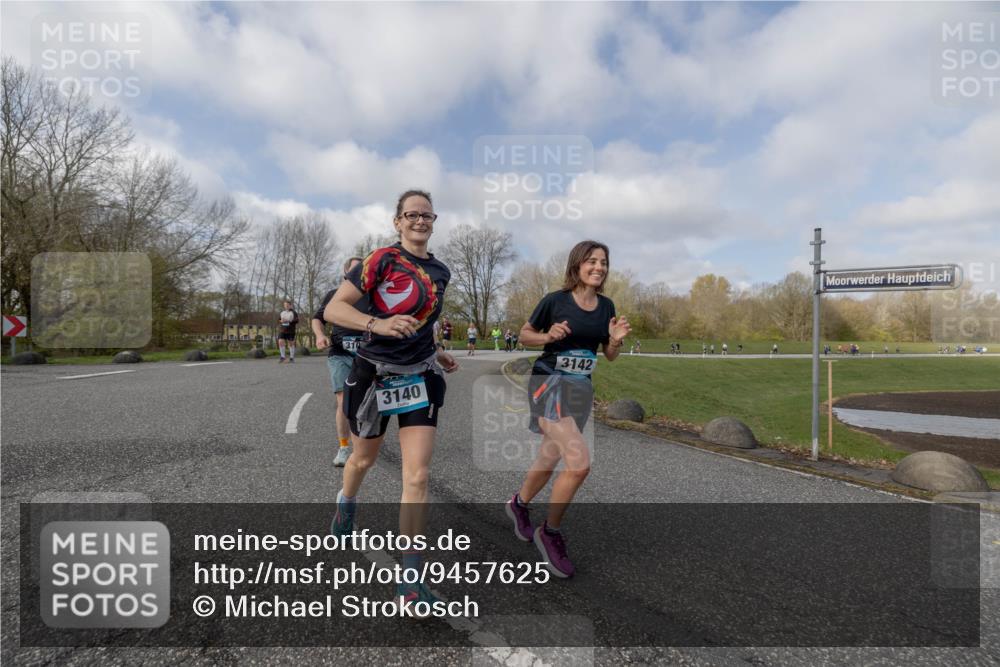 12.04.2026 - 45. Internationalen Wilhelmsburger Insellauf Michael Strokosch http://msf.ph/oto/9457625 12.04.2026 09:57:09 Laufen 3140, 3142 meine-sportfotos.de