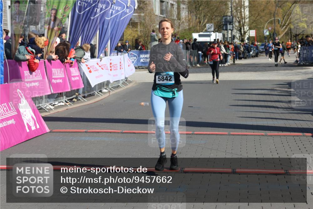 12.04.2026 - 45. Internationalen Wilhelmsburger Insellauf Strokosch-Dieckow http://msf.ph/oto/9457662 12.04.2026 11:04:10 Ziel 2914, 5842 meine-sportfotos.de