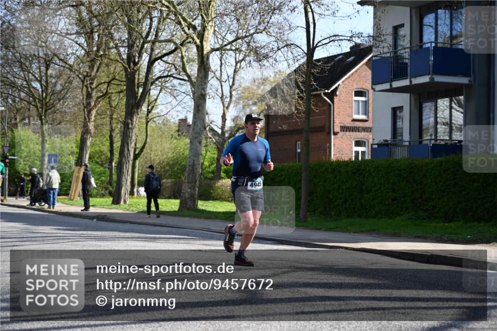 12.04.2026 - 45. Internationalen Wilhelmsburger Insellauf J. Mangold http://msf.ph/oto/9457672 12.04.2026 10:33:38 Ziel 5843, 3447, 4441, 4945, 4043, 2632, 2504, 4196, 5238, 5239, 5294, 3841, 3605, 2547, 3424, 3924, 4493, 3945 meine-sportfotos.de