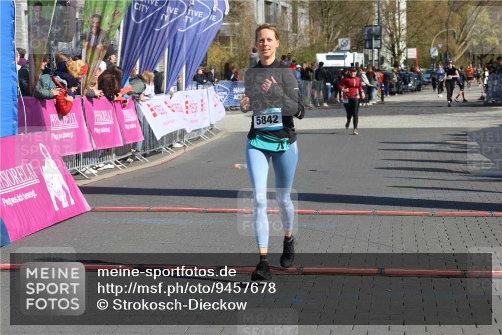 12.04.2026 - 45. Internationalen Wilhelmsburger Insellauf Strokosch-Dieckow http://msf.ph/oto/9457678 12.04.2026 11:04:11 Ziel 2914, 5842 meine-sportfotos.de